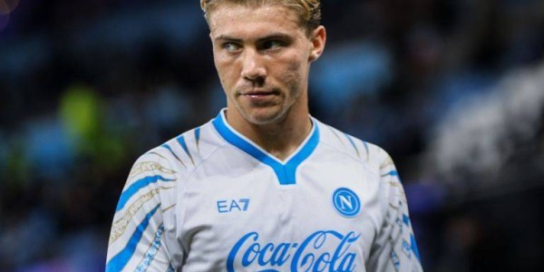 哈兰德提前离队：曼城与挪威国家队的双赢之策